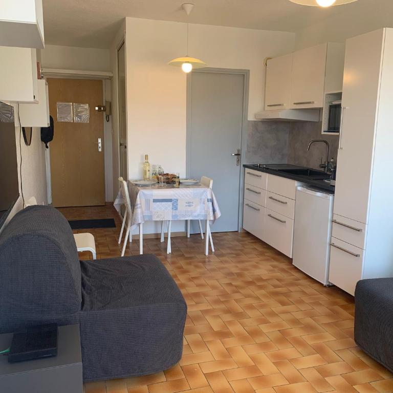 Studio Coquet 2/3 Pers au Cœur de Gruissan - FR-1-796-99 - Appartement - 6
