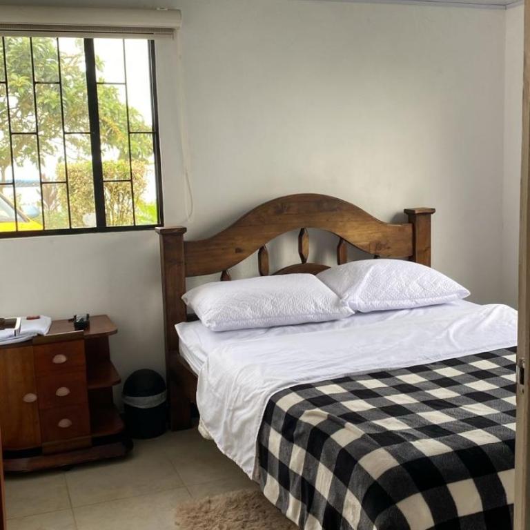 Habitaciones cama doble - Queen Room with Shared Bathroom - 1