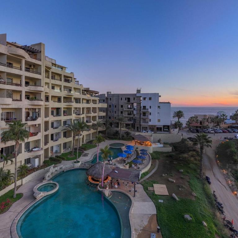 Stunning 2 BR with Ocean Views & Jacuzzi by the Beach - Apartamento - 58