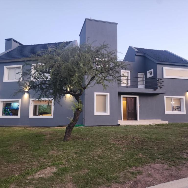 Felicite - Three-Bedroom House - 4