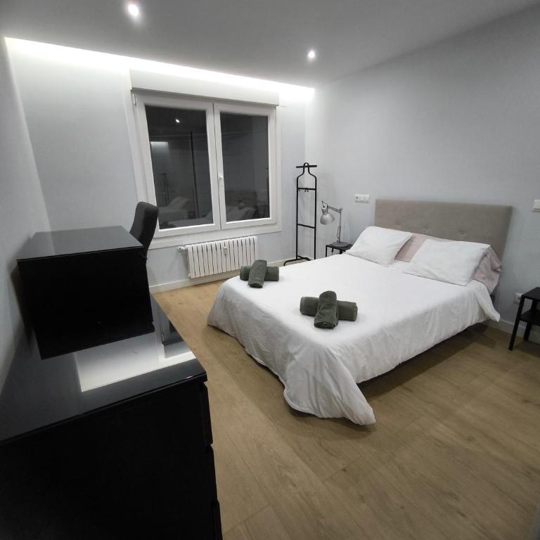 Amplio y moderno piso de 4 habitaciones y terraza - Apartamento - 6