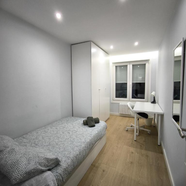Amplio y moderno piso de 4 habitaciones y terraza - Apartamento - 7