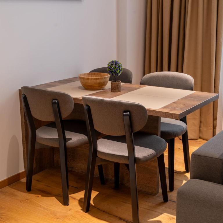 Horizont Aparthotel Jahorina - Junior Suite with Mountain View - 1