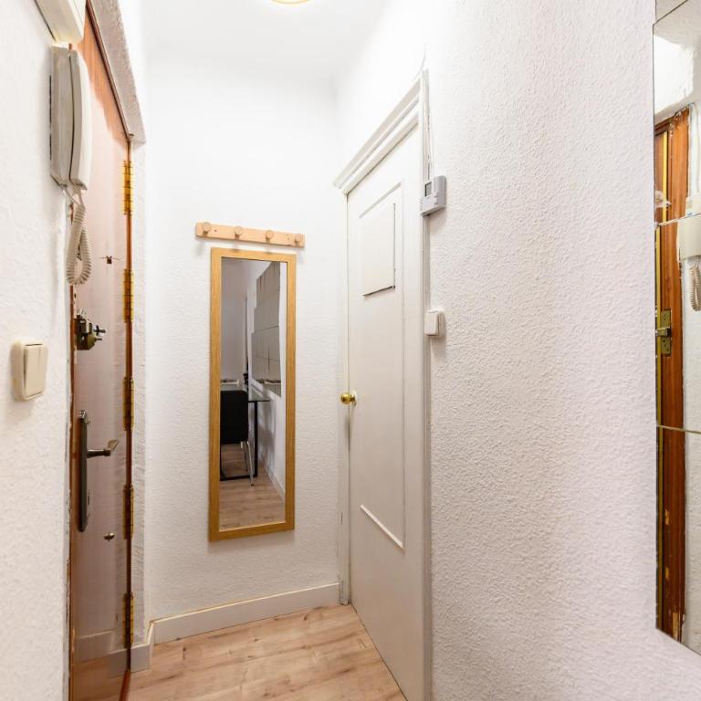 POR183D Amplio piso 2 dormitorios en La Latina - Alquiler temporal - Apartamento de 2 dormitorios - 35