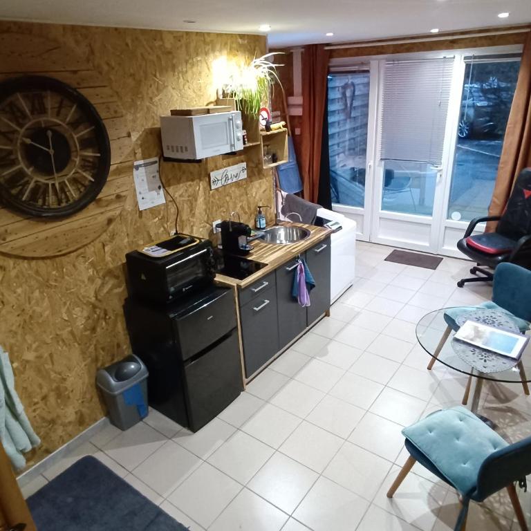 Gîte Sauna Balnéo Lâchez Prise Meublé de tourisme classé 3 étoiles VERTON - Casa con 1 dormitorio - 9