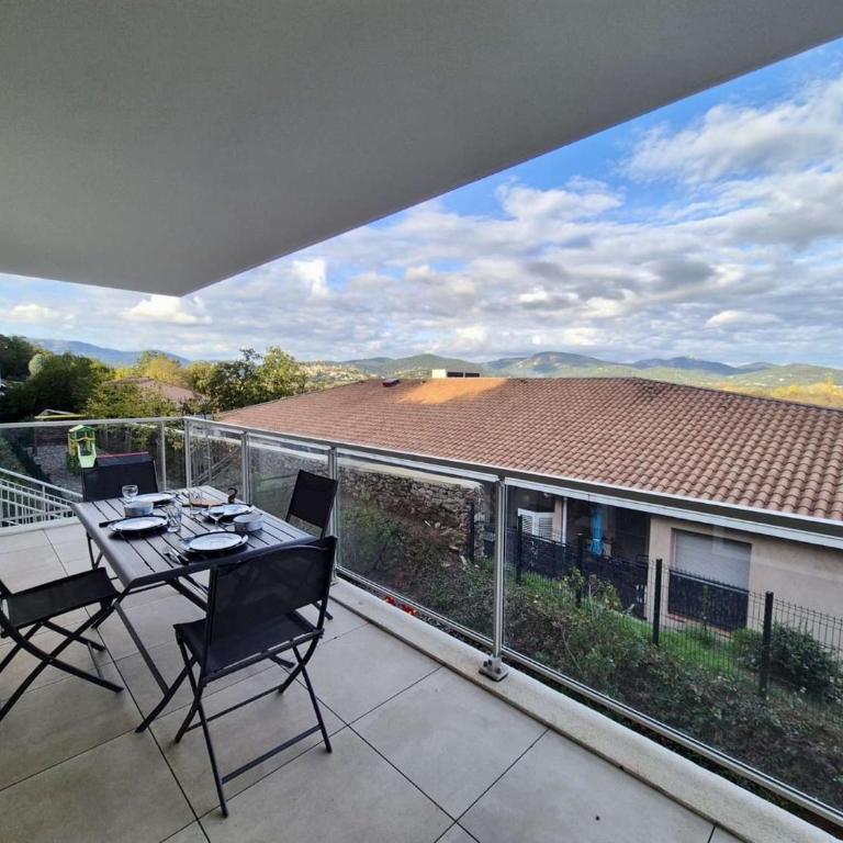 CO020-B11 - Appart 3 pièces - 4 personnes - COGOLIN - Two-Bedroom Apartment - 2