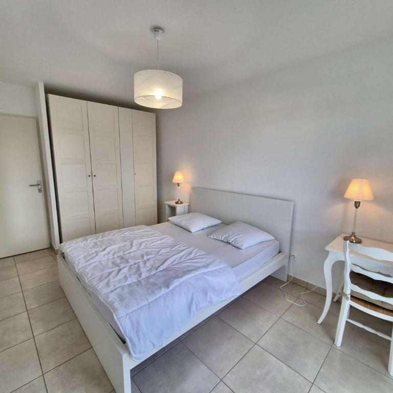 CO020-B11 - Appart 3 pièces - 4 personnes - COGOLIN - Two-Bedroom Apartment - 11