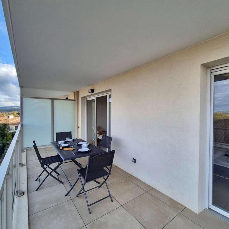 CO020-B11 - Appart 3 pièces - 4 personnes - COGOLIN - Two-Bedroom Apartment - 20