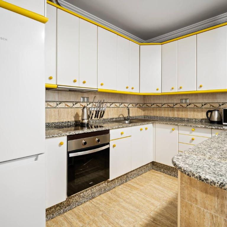 Unique 2 Br Apart in Golden Mile✺ Pool ✺ Parking - Two-Bedroom Apartment - 16