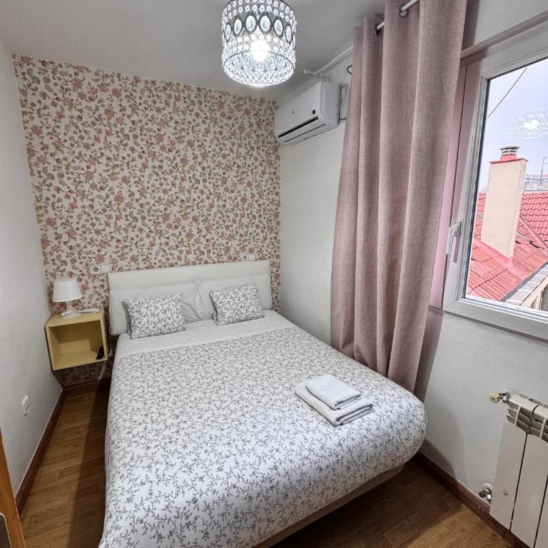 Hostal Flat55Madrid - Habitación Doble Pequeña con baño compartido - 1
