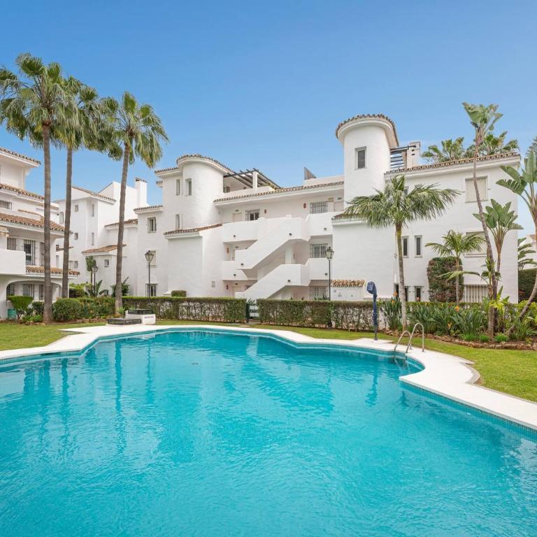 Marvellous 3 Bedroom Flat with Pool and Terrace - Apartamento de 3 dormitorios - 49