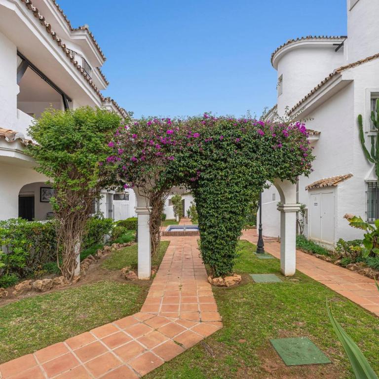 Marvellous 3 Bedroom Flat with Pool and Terrace - Apartamento de 3 dormitorios - 52
