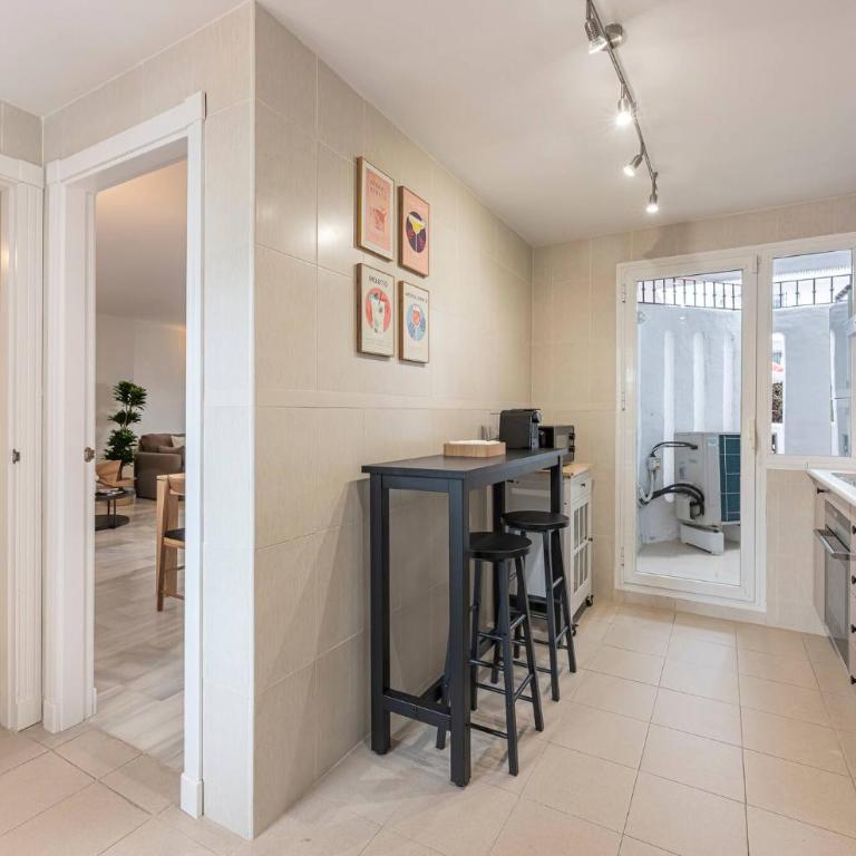 Marvellous 3 Bedroom Flat with Pool and Terrace - Apartamento de 3 dormitorios - 55