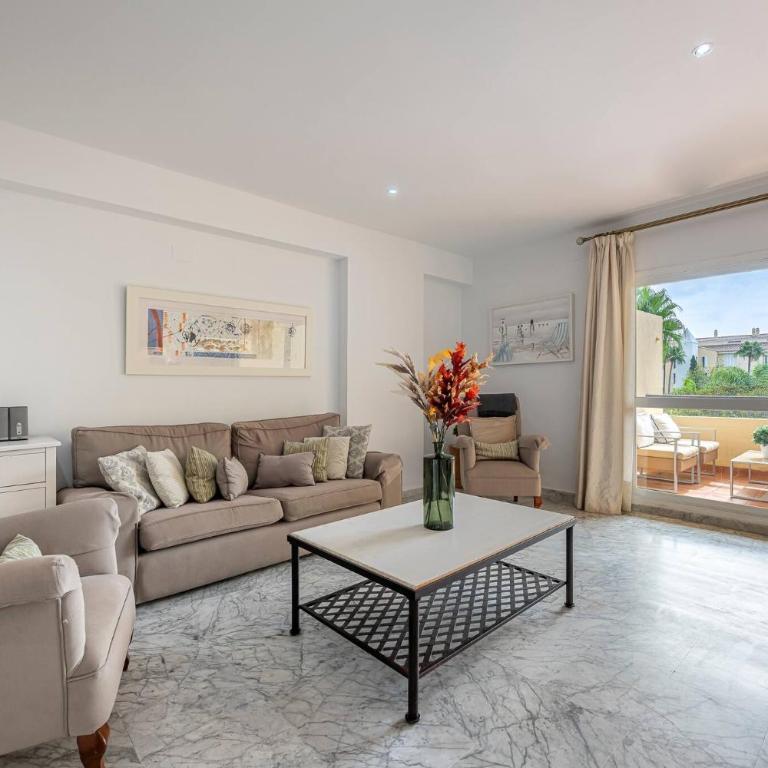 Spacious 3 bedrooms apartment at LAS BRISAS - Three-Bedroom Apartment - 3
