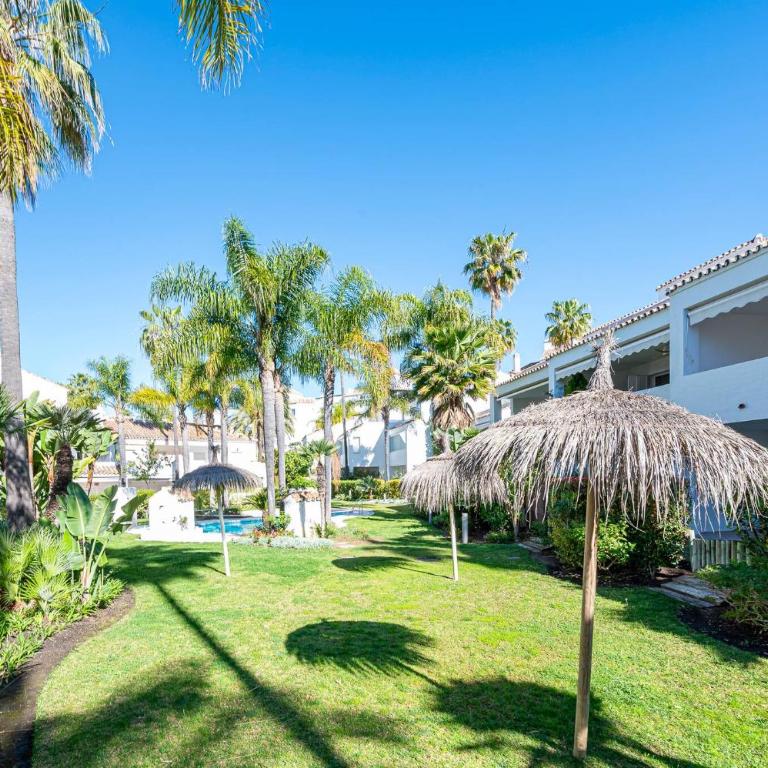Bright Chalet with Swimming Pool and Beachfront - Casa de 3 dormitorios - 60