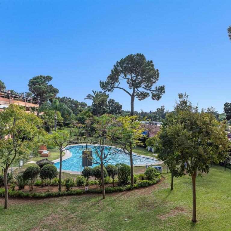 Beautiful Apartment Just 5 Minutes From the BEACH - Two-Bedroom Apartment - 3