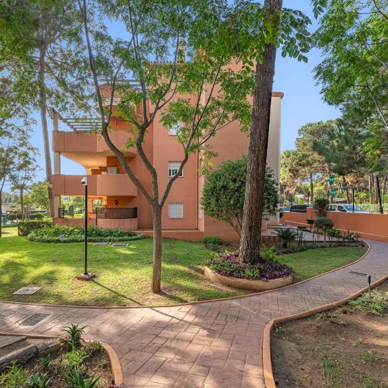 Beautiful Apartment Just 5 Minutes From the BEACH - Two-Bedroom Apartment - 8