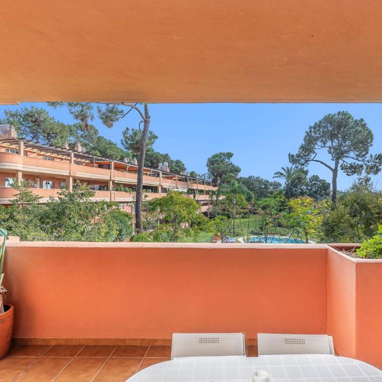 Beautiful Apartment Just 5 Minutes From the BEACH - Two-Bedroom Apartment - 10