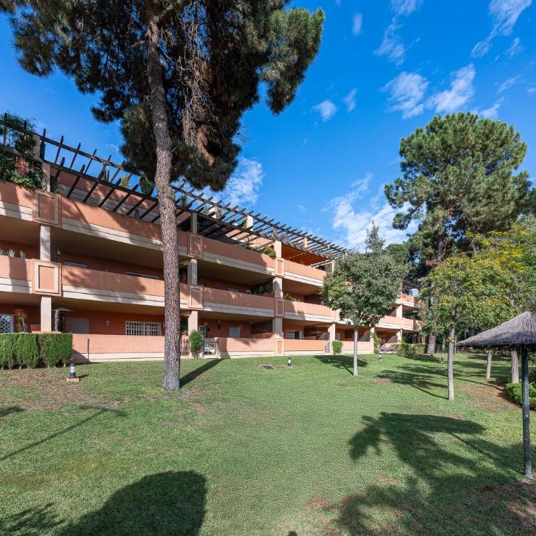Beautiful Apartment Just 5 Minutes From the BEACH - Two-Bedroom Apartment - 9