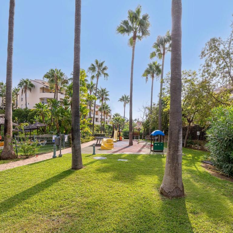 Spacious 3 bedrooms apartment at LAS BRISAS - Three-Bedroom Apartment - 21