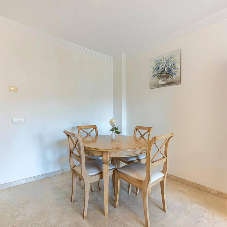 Beautiful Apartment Just 5 Minutes From the BEACH - Two-Bedroom Apartment - 14