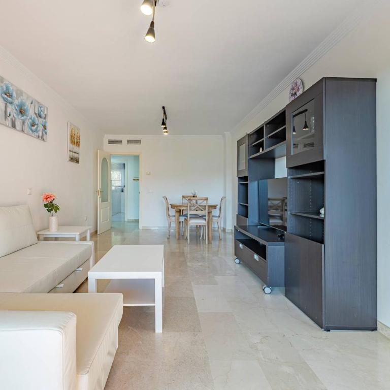Beautiful Apartment Just 5 Minutes From the BEACH - Two-Bedroom Apartment - 15