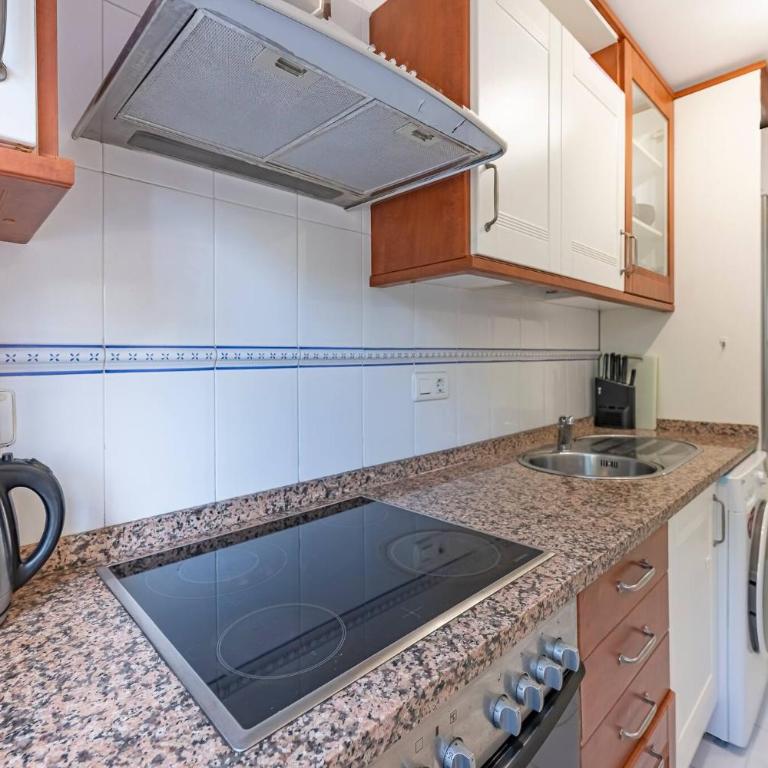Beautiful Apartment Just 5 Minutes From the BEACH - Two-Bedroom Apartment - 19