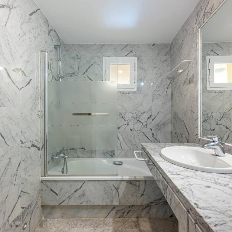 Spacious 3 bedrooms apartment at LAS BRISAS - Three-Bedroom Apartment - 35
