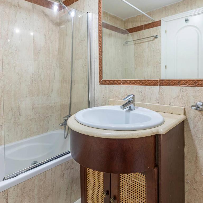 Beautiful Apartment Just 5 Minutes From the BEACH - Two-Bedroom Apartment - 28