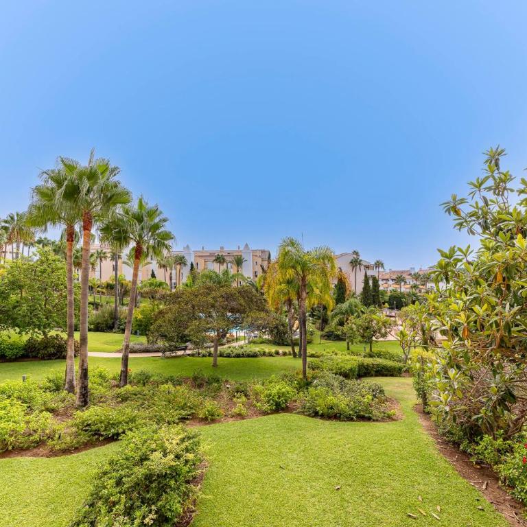 Spacious 3 bedrooms apartment at LAS BRISAS - Three-Bedroom Apartment - 46