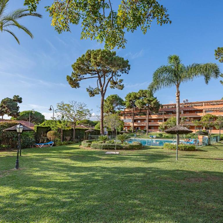 Beautiful Apartment Just 5 Minutes From the BEACH - Two-Bedroom Apartment - 39