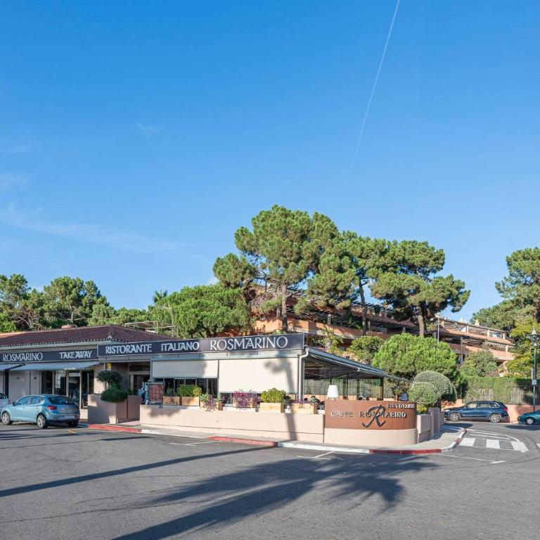 Beautiful Apartment Just 5 Minutes From the BEACH - Two-Bedroom Apartment - 45