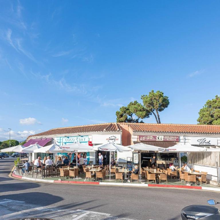 Beautiful Apartment Just 5 Minutes From the BEACH - Two-Bedroom Apartment - 47