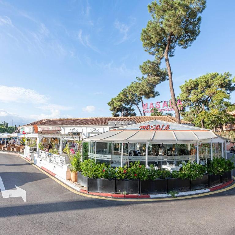 Beautiful Apartment Just 5 Minutes From the BEACH - Two-Bedroom Apartment - 48