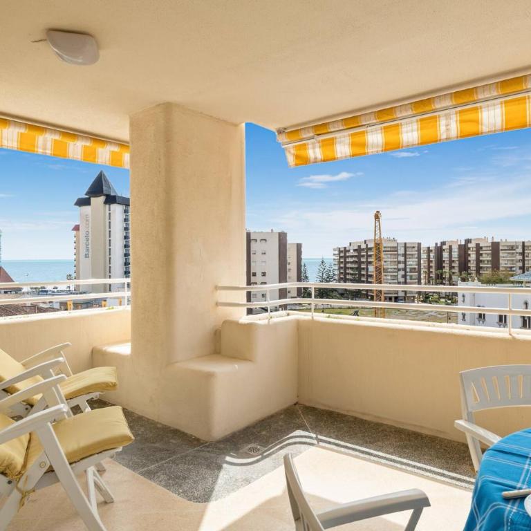 Amazing 3Br, 2 Bath Apart, Close to the Sea - Three-Bedroom Apartment - 1