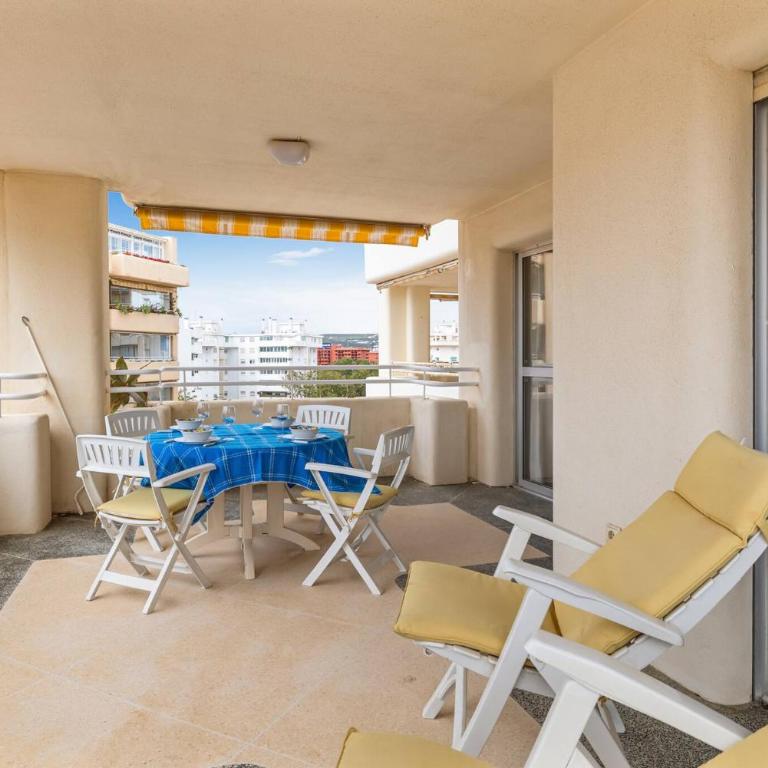 Amazing 3Br, 2 Bath Apart, Close to the Sea - Three-Bedroom Apartment - 5