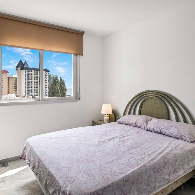 Amazing 3Br, 2 Bath Apart, Close to the Sea - Three-Bedroom Apartment - 8