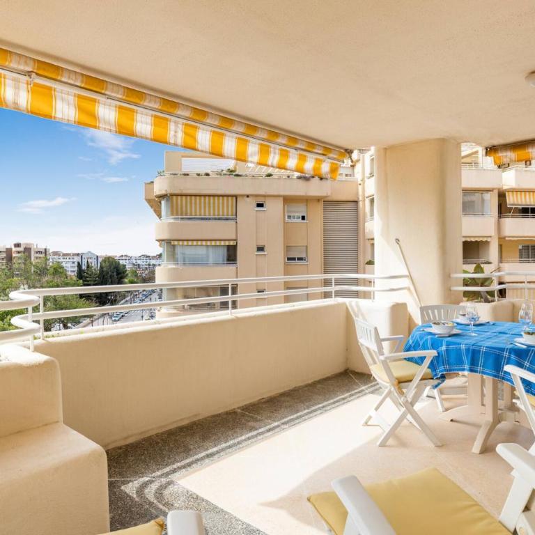 Amazing 3Br, 2 Bath Apart, Close to the Sea - Three-Bedroom Apartment - 17