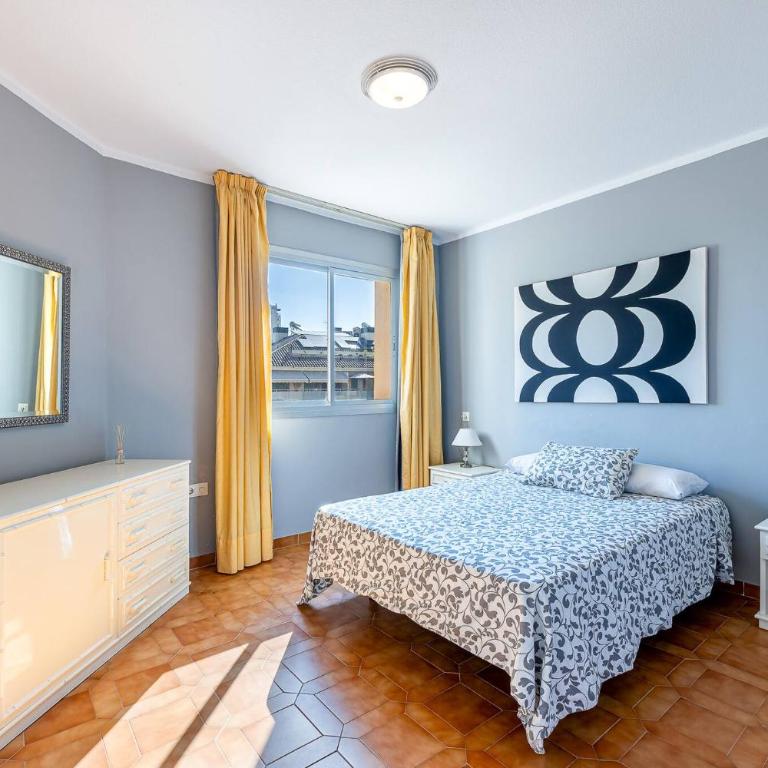 Spacious apartment with Pool, 3 min from the BEACH - Two-Bedroom Apartment - 2