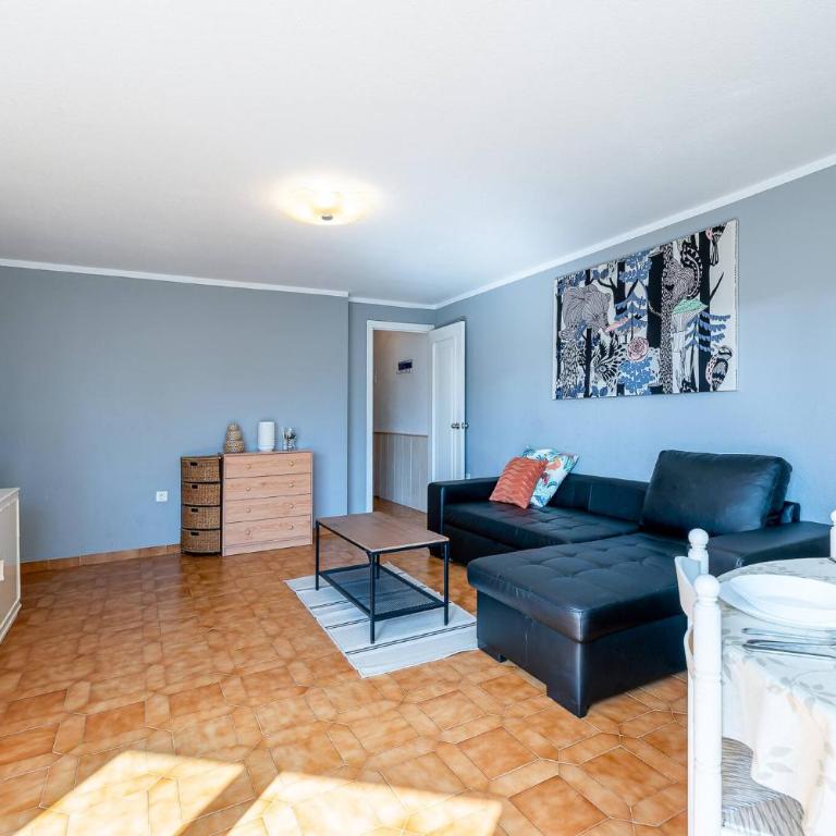 Spacious apartment with Pool, 3 min from the BEACH - Two-Bedroom Apartment - 6