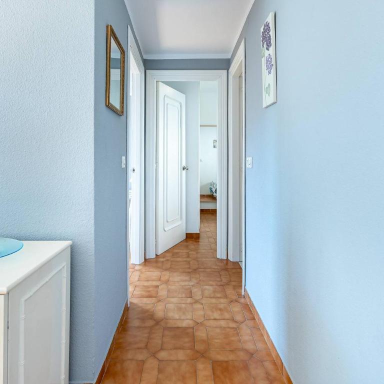 Spacious apartment with Pool, 3 min from the BEACH - Two-Bedroom Apartment - 14