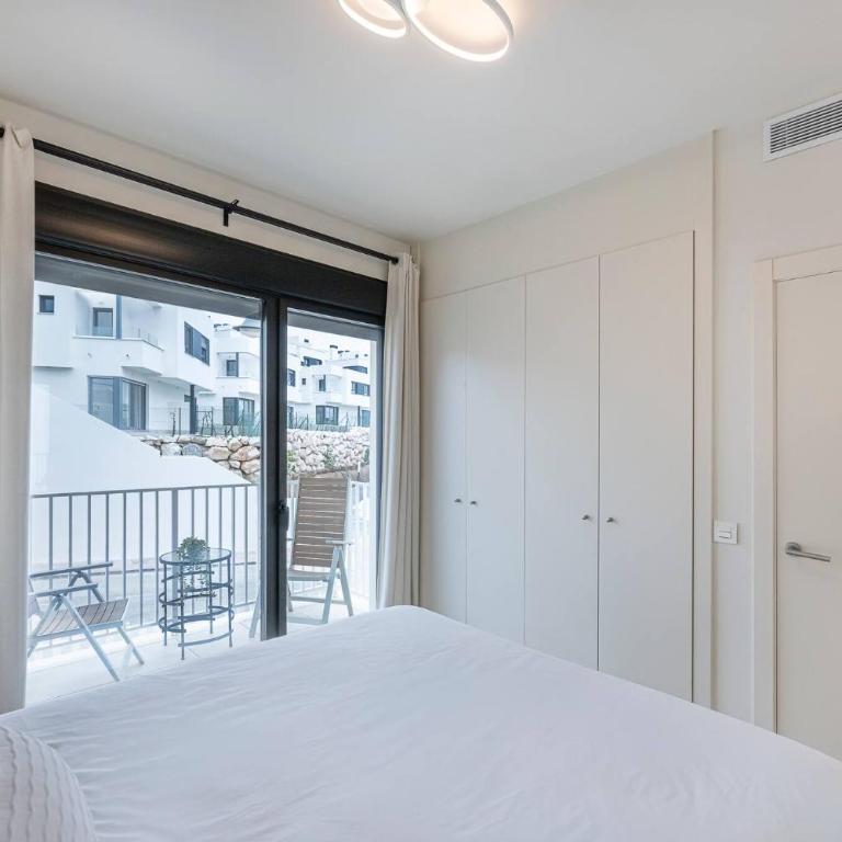 Modern Flat with 2 Bedrooms, Terrace, and Pool in Cala de Mijas - Apartamento de 2 dormitorios - 8
