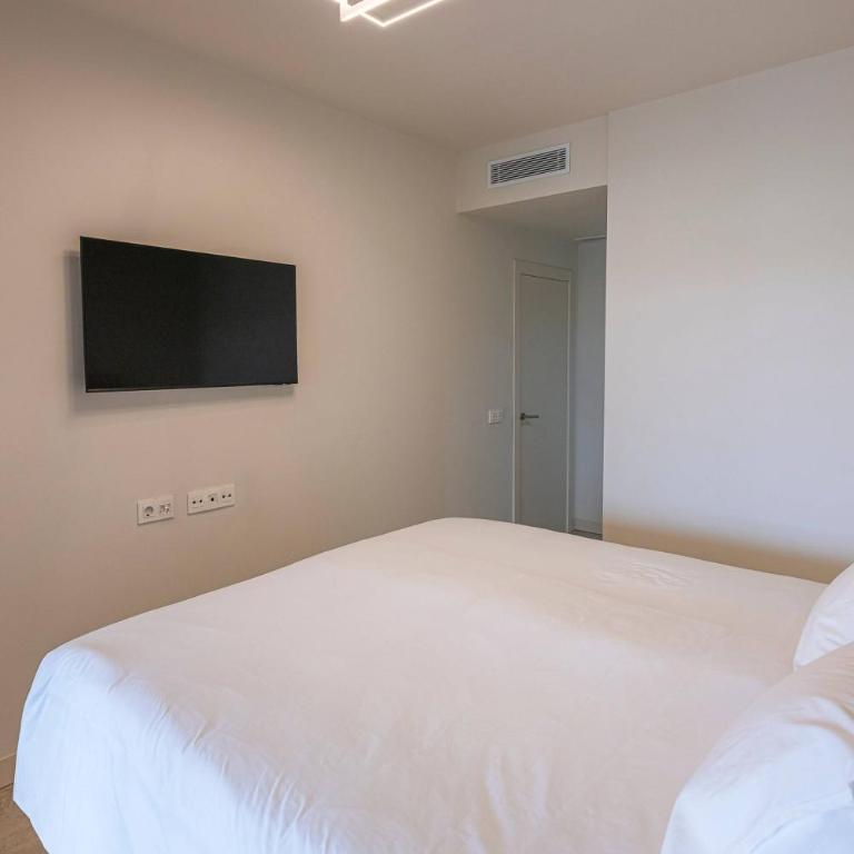 Modern Flat with 2 Bedrooms, Terrace, and Pool in Cala de Mijas - Apartamento de 2 dormitorios - 10