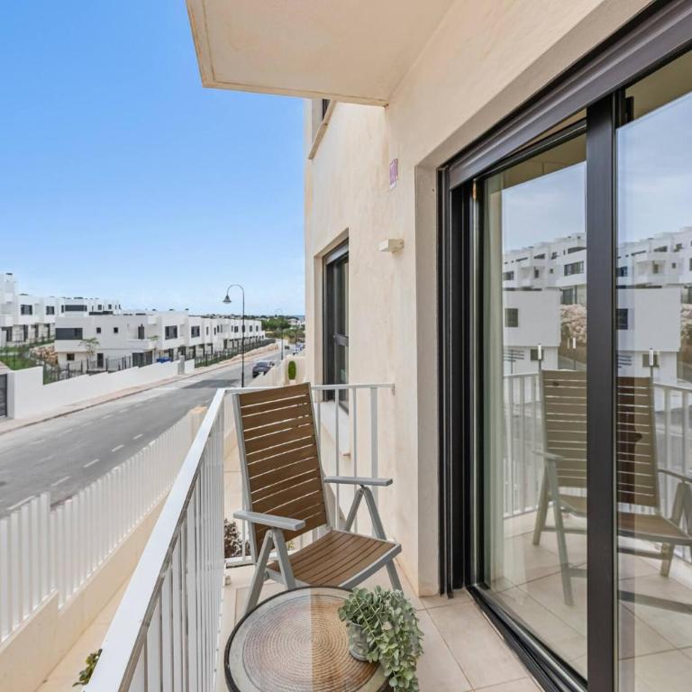 Modern Flat with 2 Bedrooms, Terrace, and Pool in Cala de Mijas - Apartamento de 2 dormitorios - 16