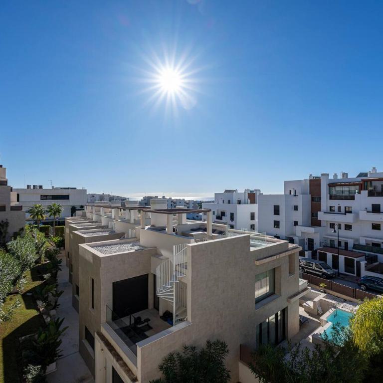 Modern Flat with 2 Bedrooms, Terrace, and Pool in Cala de Mijas - Apartamento de 2 dormitorios - 20