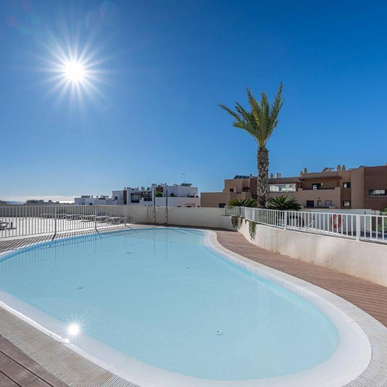 Modern Flat with 2 Bedrooms, Terrace, and Pool in Cala de Mijas - Apartamento de 2 dormitorios - 24
