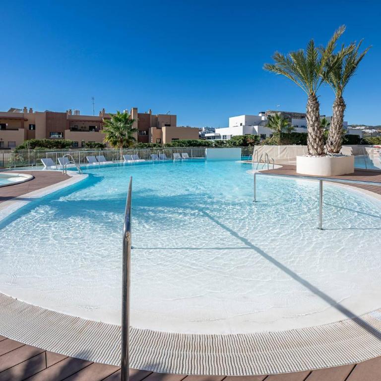 Modern Flat with 2 Bedrooms, Terrace, and Pool in Cala de Mijas - Apartamento de 2 dormitorios - 26