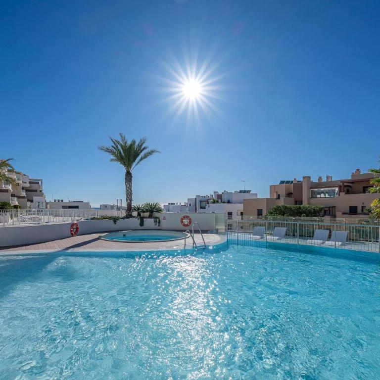 Modern Flat with 2 Bedrooms, Terrace, and Pool in Cala de Mijas - Apartamento de 2 dormitorios - 29