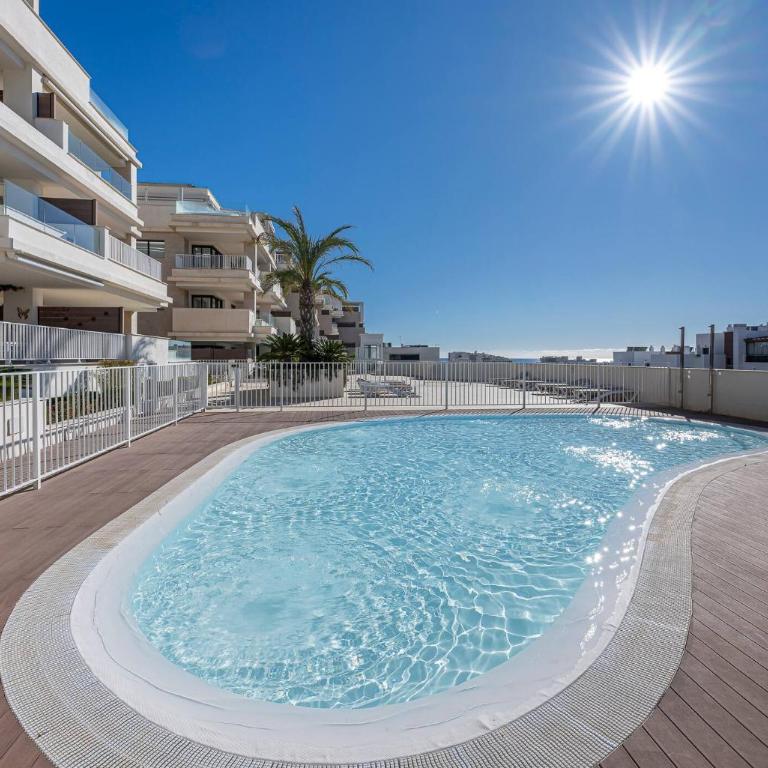 Modern Flat with 2 Bedrooms, Terrace, and Pool in Cala de Mijas - Apartamento de 2 dormitorios - 31