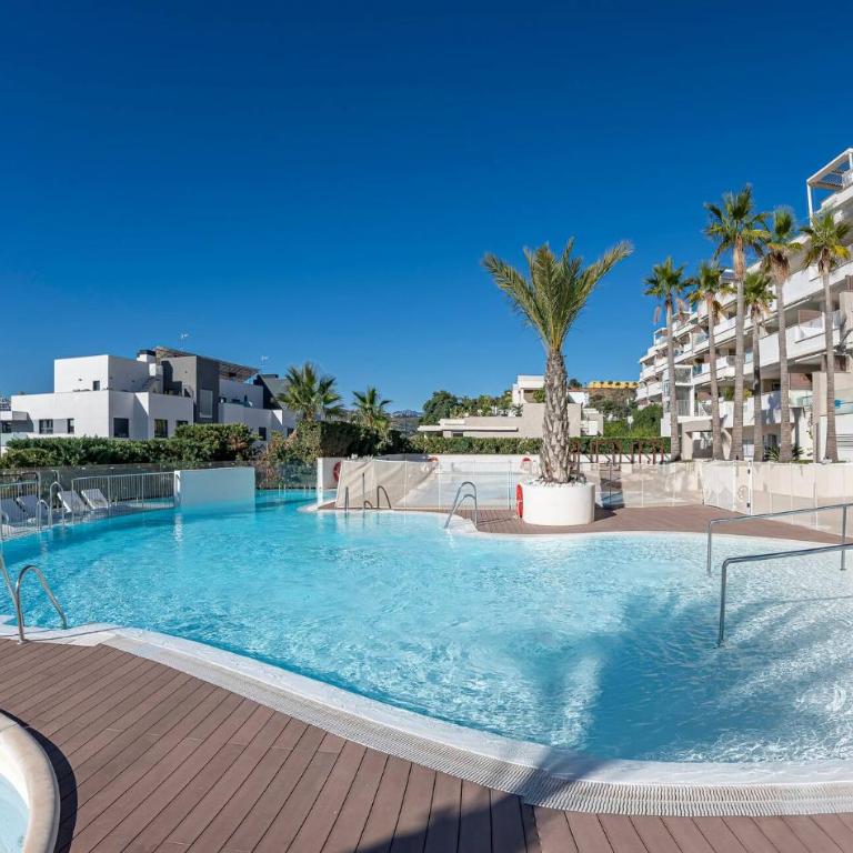 Modern Flat with 2 Bedrooms, Terrace, and Pool in Cala de Mijas - Apartamento de 2 dormitorios - 33
